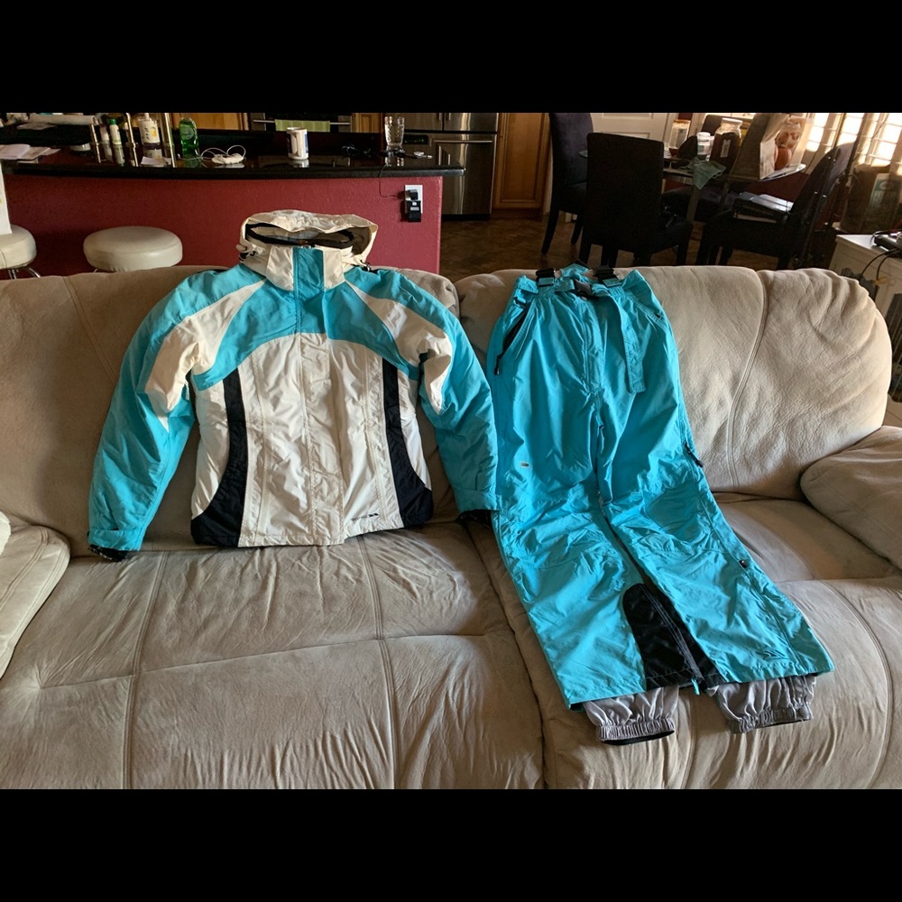 Ski suit